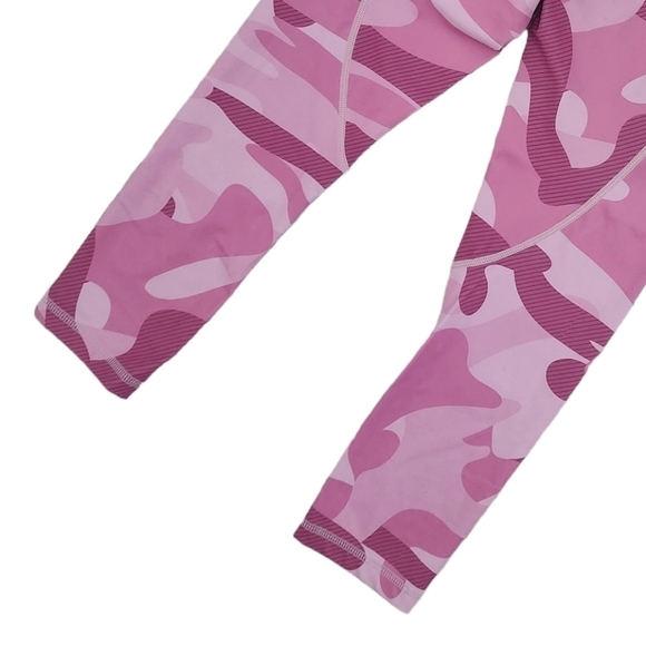 Zyia Active Pink Camo Pocket Hi-Rise Light N Tight Capris 20' Leggings Size 2. - Picture 6 of 8